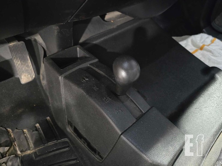 2015-chevrolet-silverado-1500-image-15