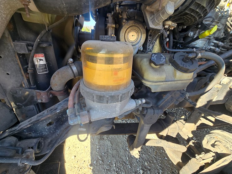 2014-freightliner-cascadia-125-image-36