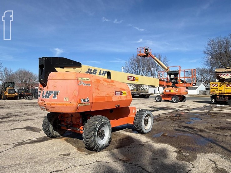 2014-jlg-600s-image-12