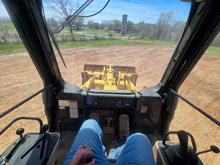 2001-caterpillar-953c-image-64