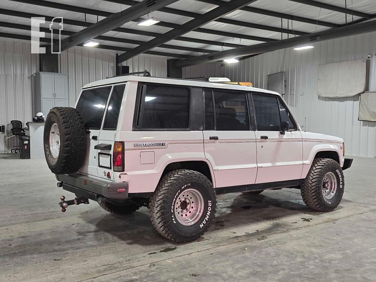 1991-isuzu-trooper-image-3