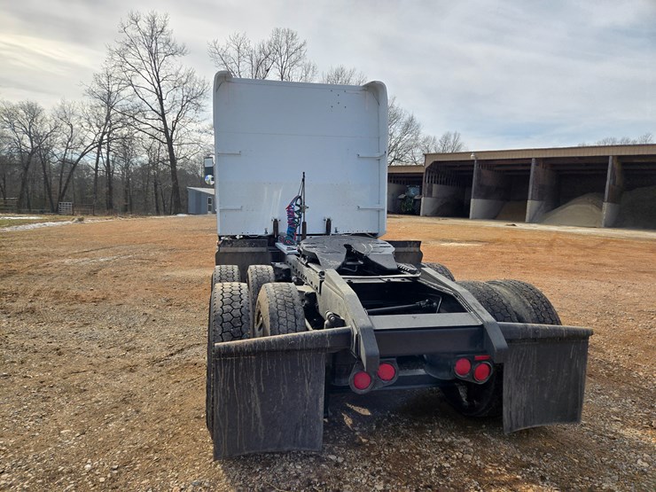 2014-peterbilt-389-image-16