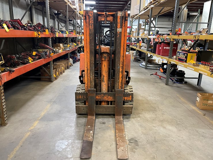 #1466-•-yale-5000-lb-lift-capacity-forklift-(pr4)-image-2