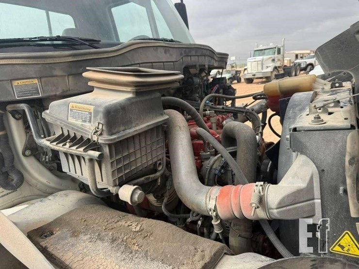 2018-international-durastar-4400-image-26