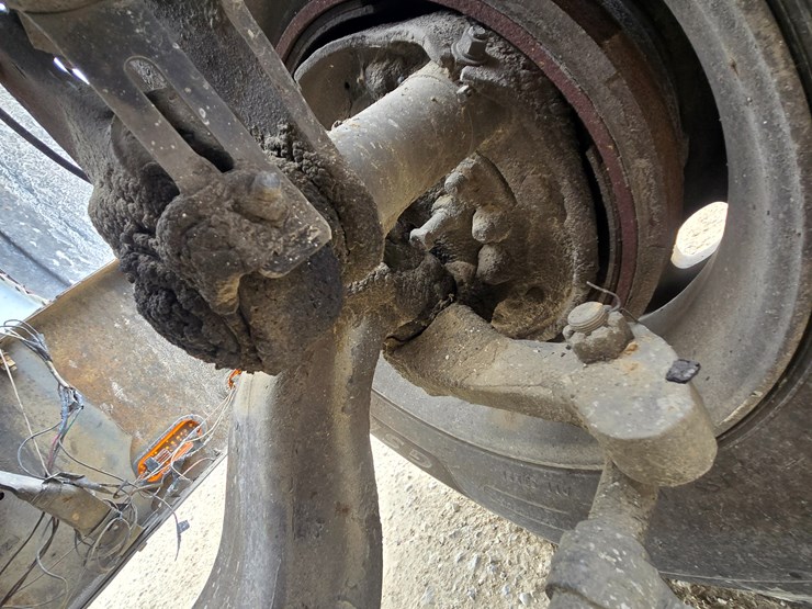 2000-peterbilt-379-image-46