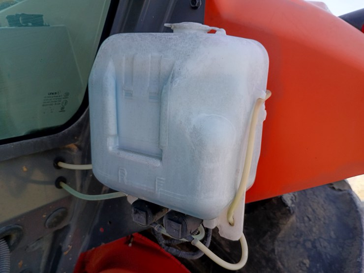 2019-kubota-m7060-image-52