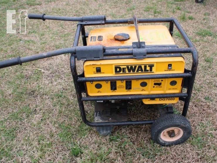 #1109-dewalt-dg7000-generator-has-30a-120vac-2-20a-image-5