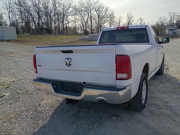 2012-dodge-1500-image-8