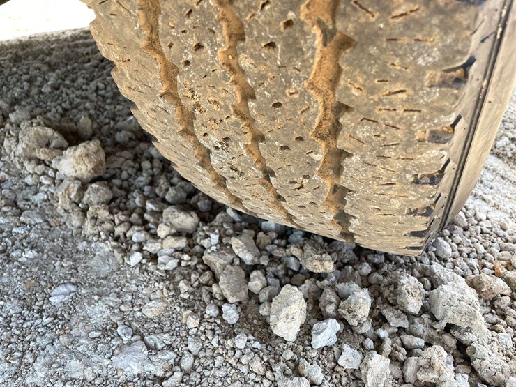 2019-chevrolet-silverado-1500-image-21