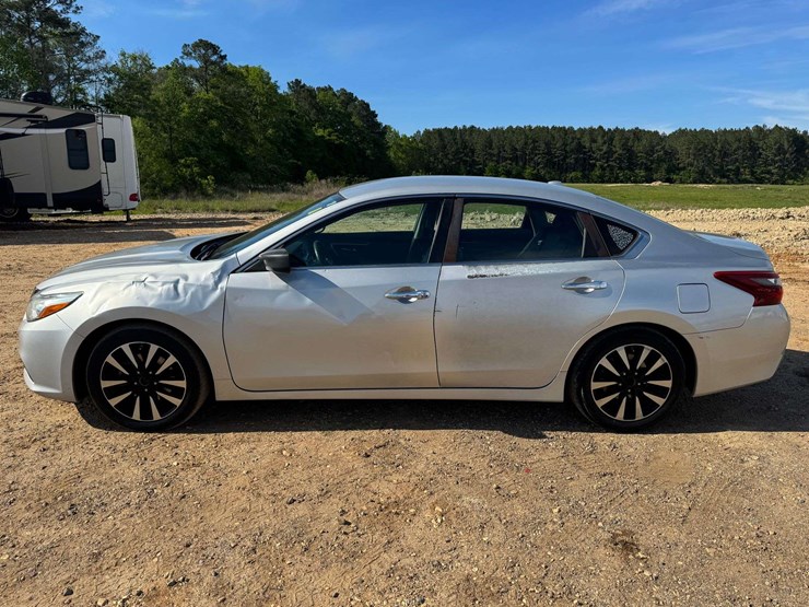 2018-nissan-altima-sl-4-door-sedan-(193,505-miles)-image-8