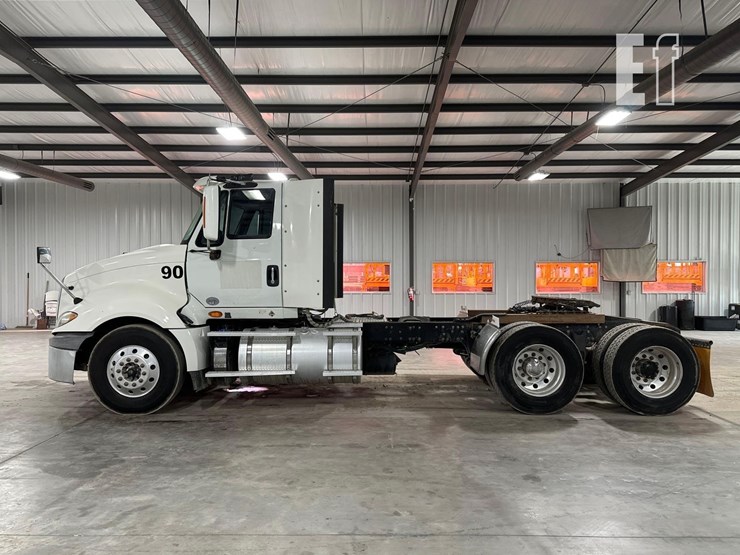 2017-international-prostar-image-5