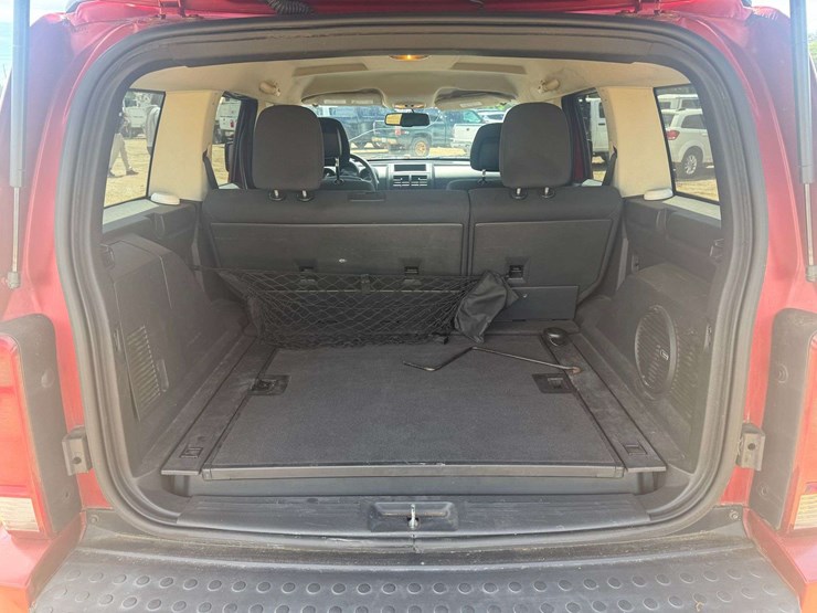 2011-dodge-nitro-image-18