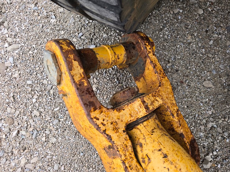 2006-deere-1812c-image-21