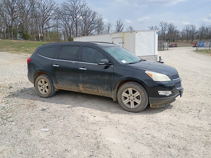 2011-chevrolet-traverse-image-12