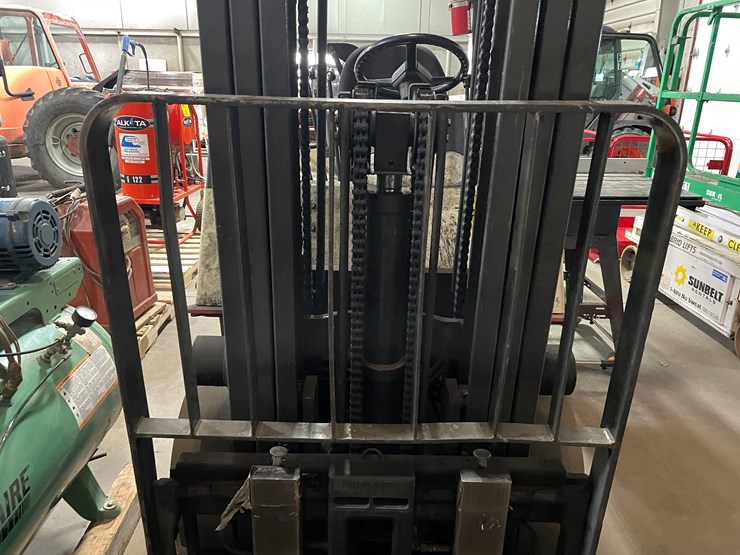 #1467-•-nissan-forklift-(e)-image-6