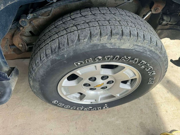 2005-chevrolet-tahoe-image-21