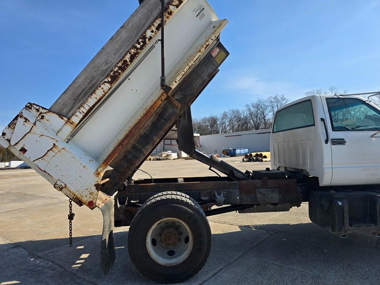 #22520-•-2002-gmc-c7500-dump-truck-image-57