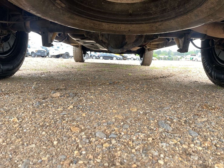 2011-ford-cargo-image-24