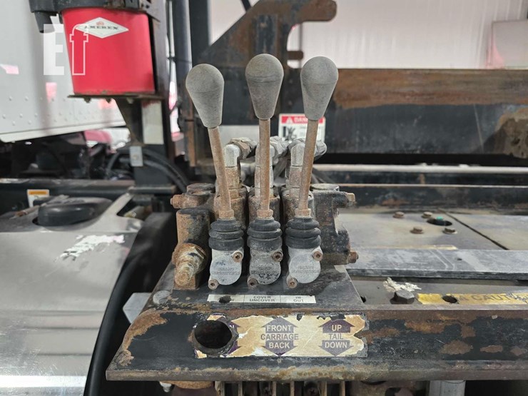 2017-peterbilt-367-image-19