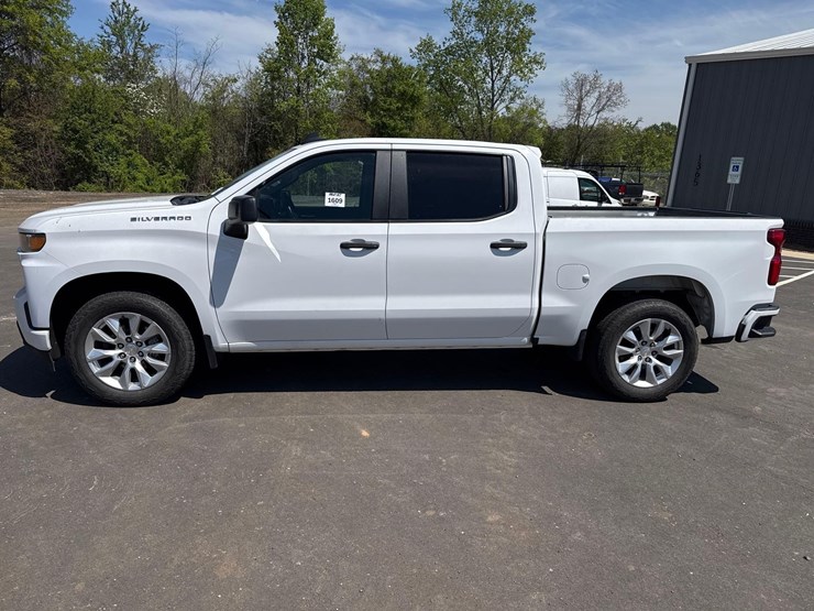 2020-chevrolet-silverado-1500-image-2