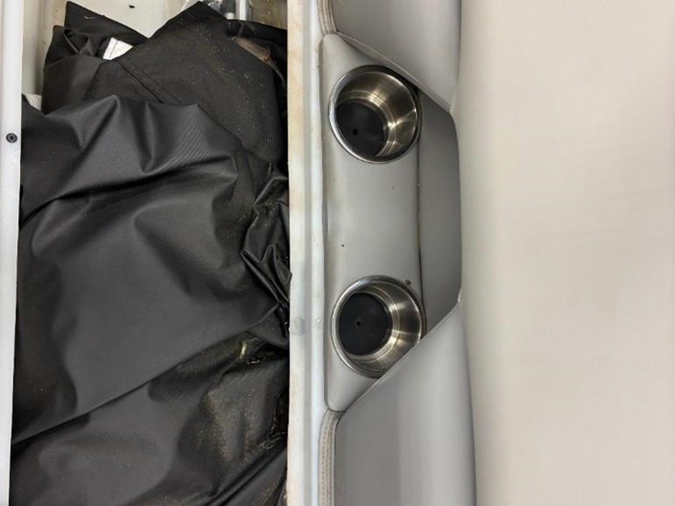 2025-g3-suncatcher-select-18c-pontoon-image-30