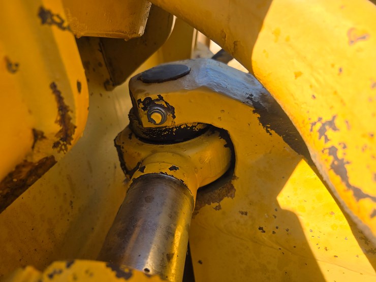 1998-deere-650g-image-71