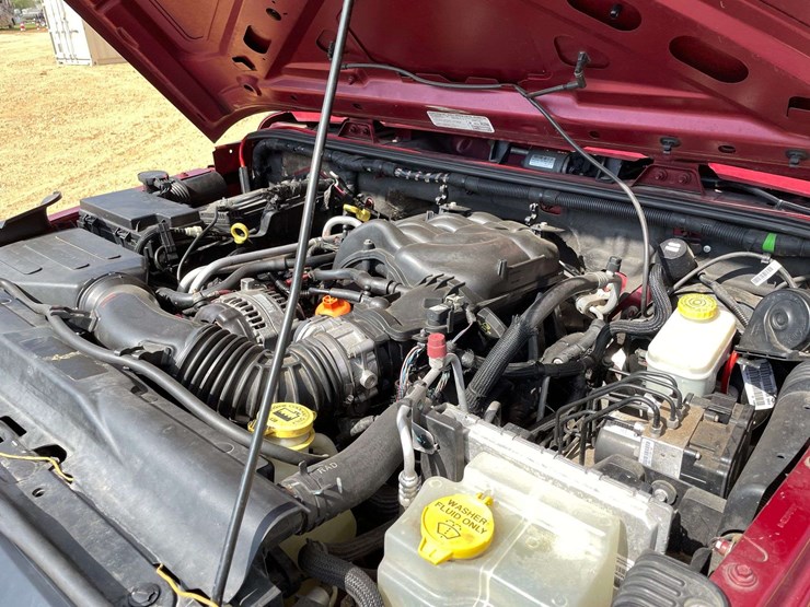 2013-jeep-wrangler-sport-image-7