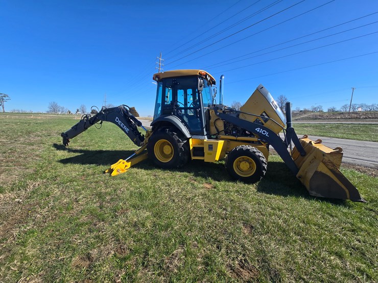 2015-deere-410l-image-71