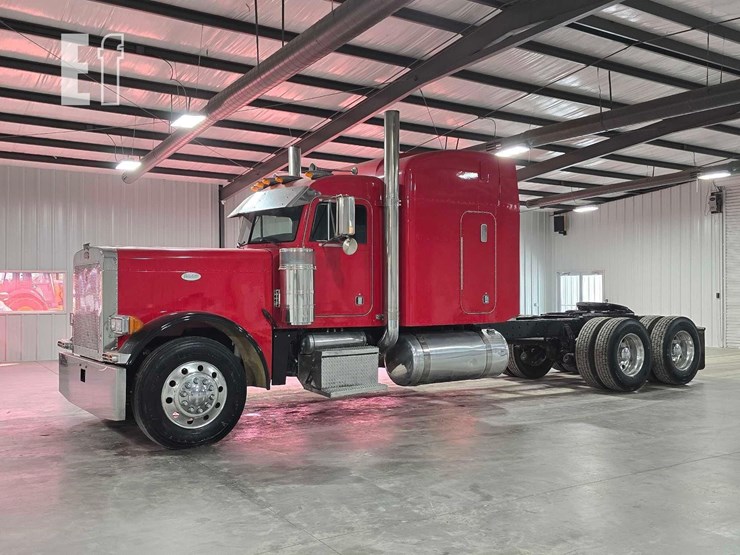 2002-peterbilt-378-image-1