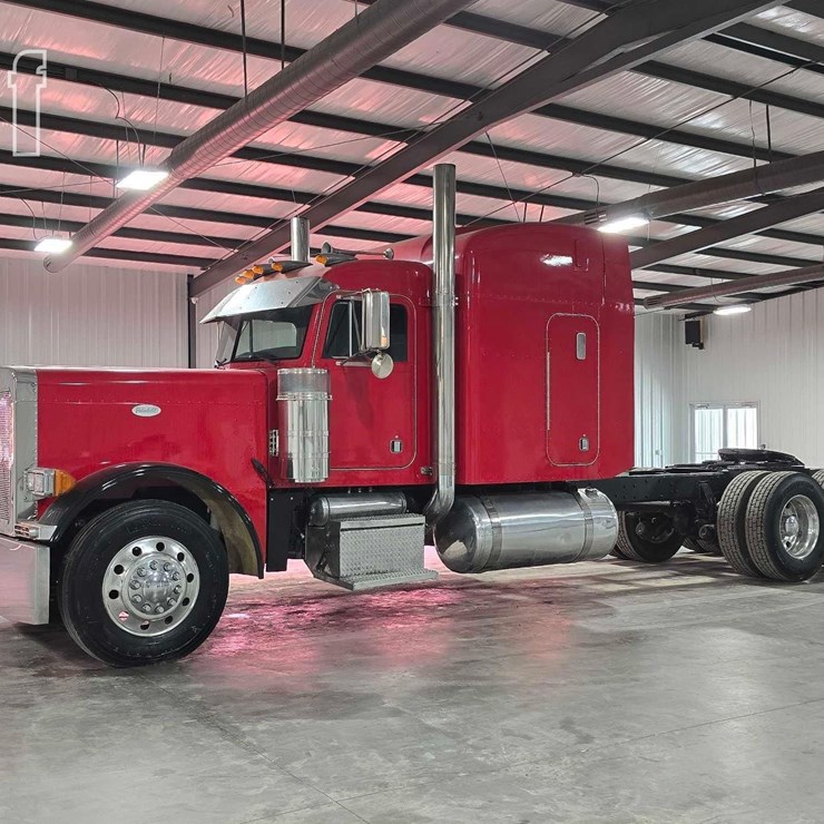 2002 PETERBILT 378