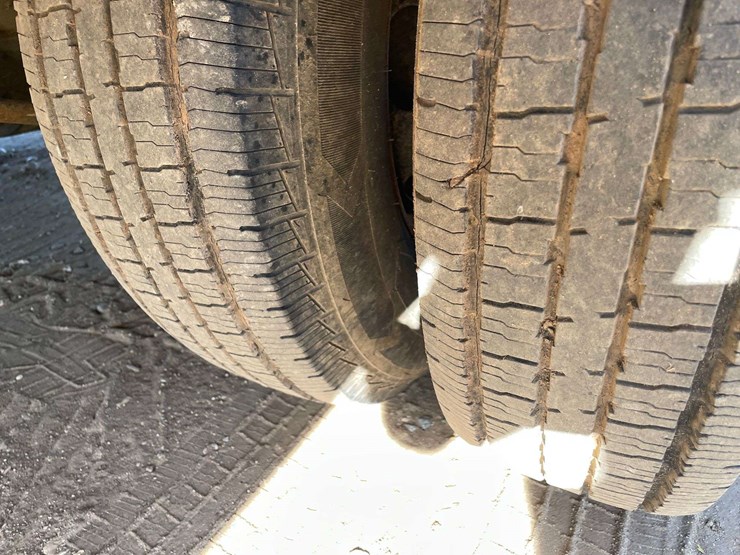 2001-dodge-ram-3500-image-21