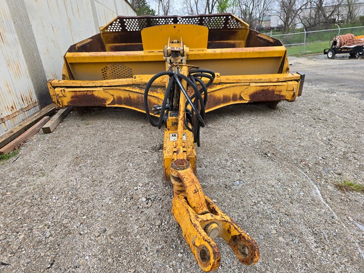 2006-deere-1812c-image-15