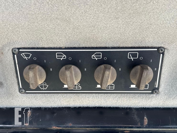 2011-caterpillar-d6t-image-26