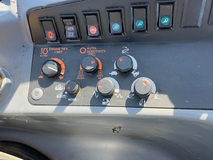 2016-kubota-m6-131-image-63