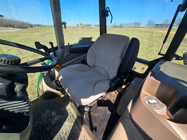 2019-john-deere-5100e-image-31