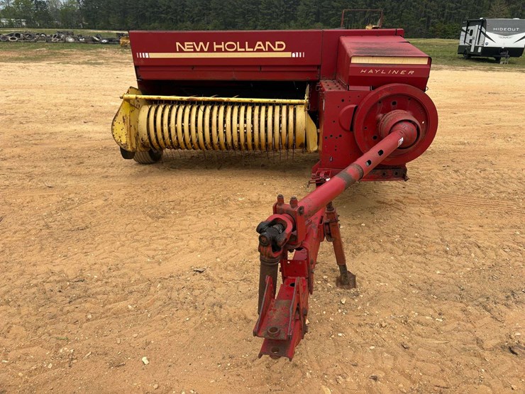 new-holland-326-image-5