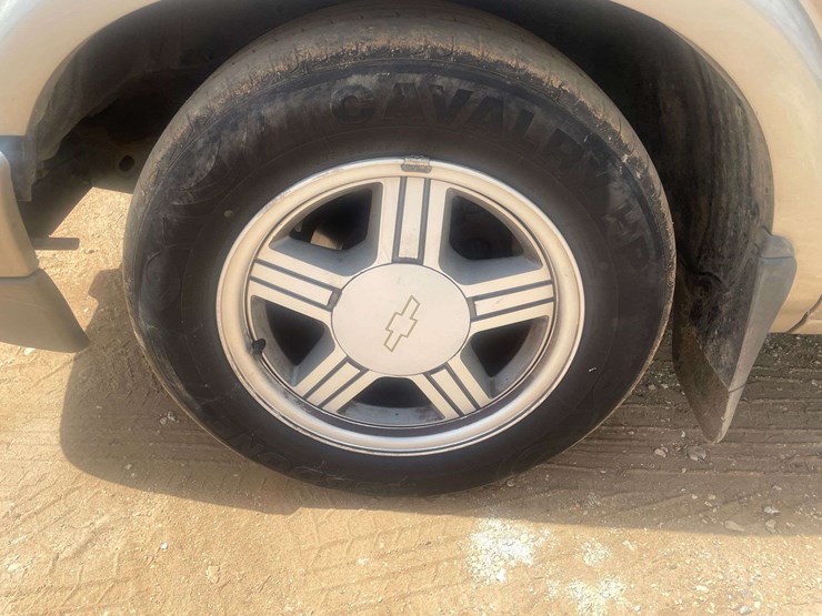 2000-chevrolet-s10-image-17