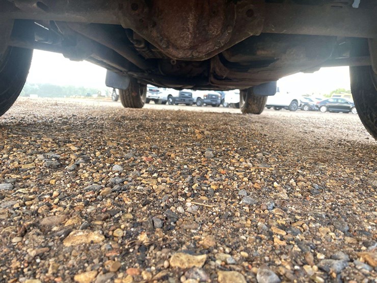 2010-jeep-wrangler-unlimited-sahara-image-24