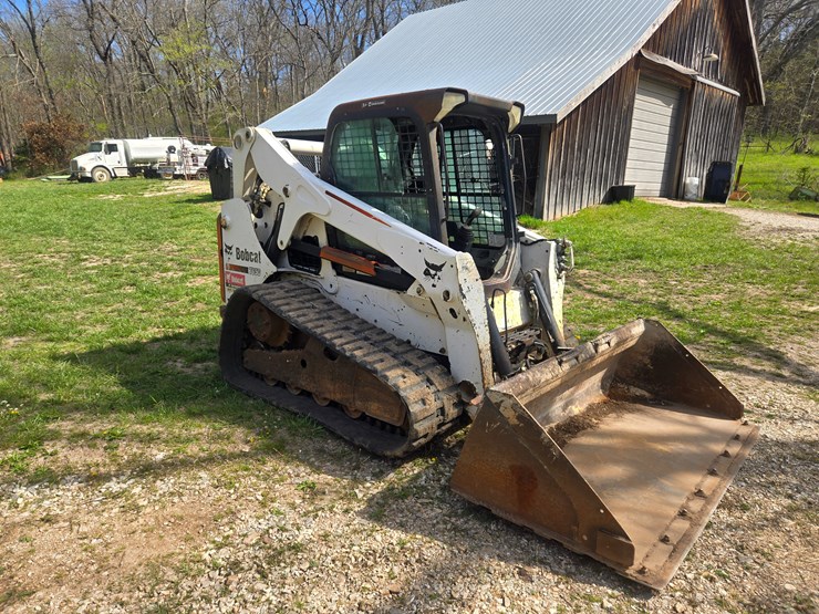 2010-bobcat-t650-image-16