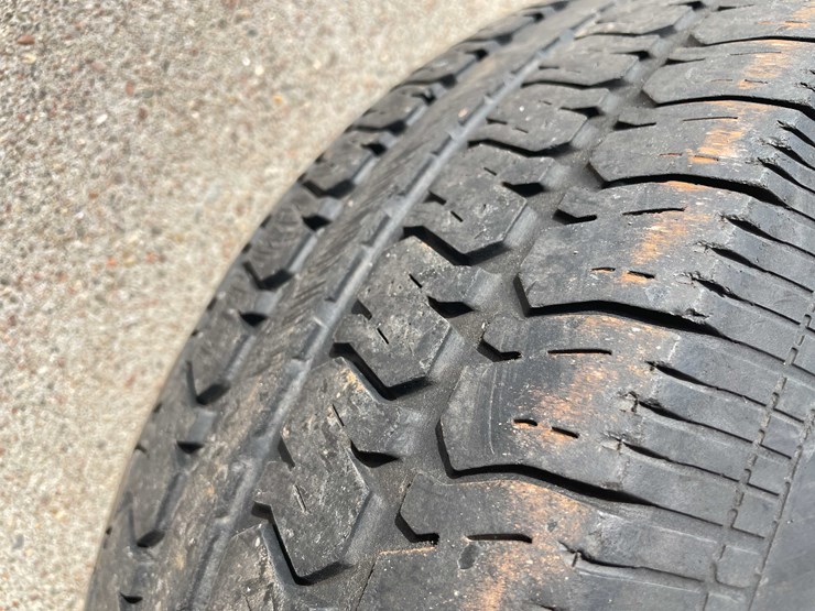 #7020-•-(2)-5-lug-15"-wheels-(o3)-image-13