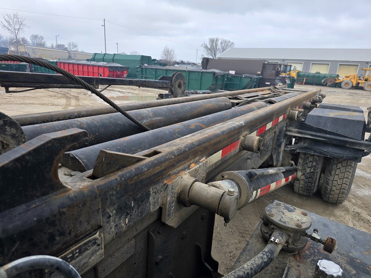 #22591-•-2007-mack-cv713-granite-roll-off-truck-image-67