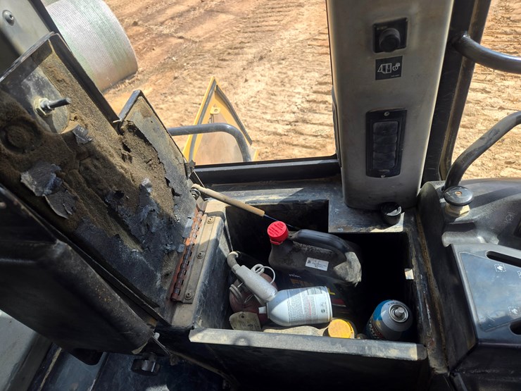 2005-caterpillar-953c-image-53