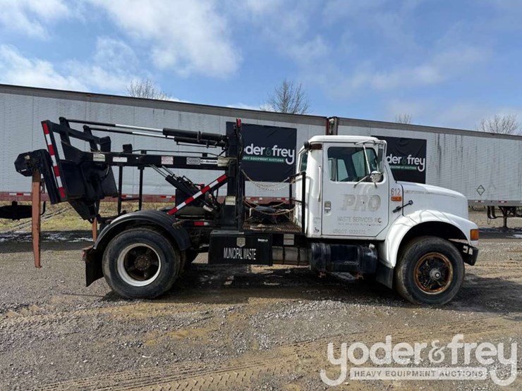 1989-international-4900-image-1