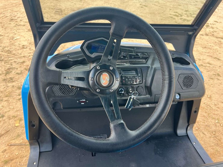 2023-bintelli-6-seater-electric-golf-cart-w/-on-board-charger-(186-miles-showing)-image-12