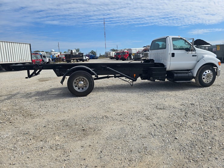 2004-ford-f650-image-28