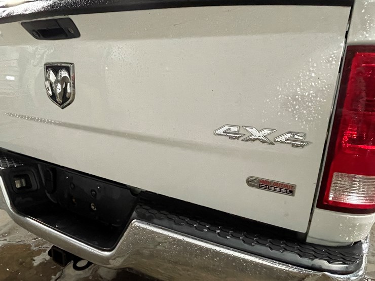 2012-dodge-3500-image-18