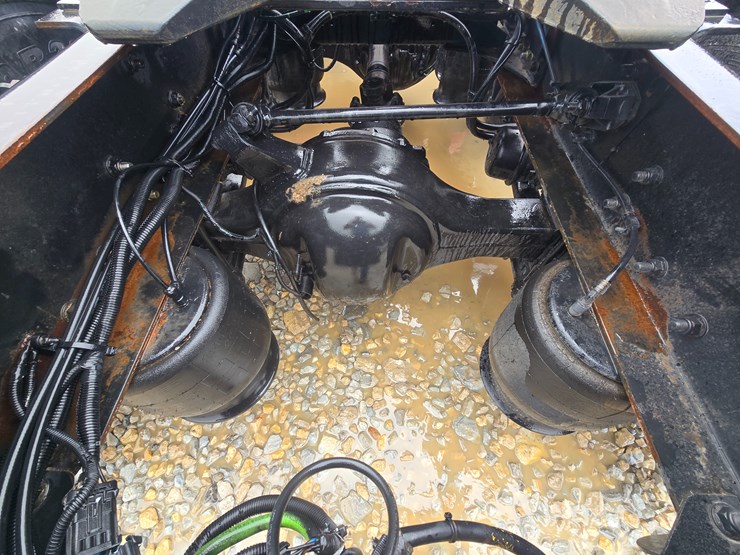 2017-western-star-5700xe-image-113