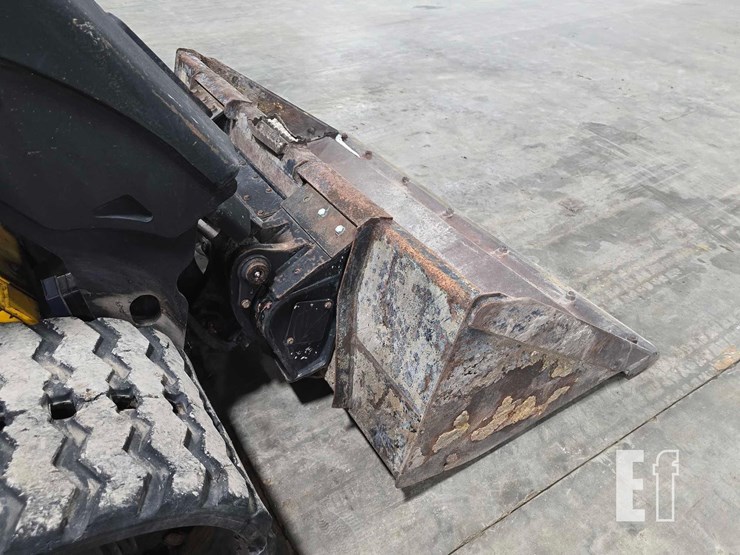 2021-jcb-3ts-8t-image-11