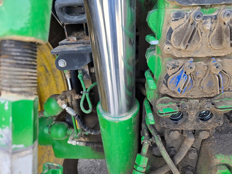 john-deere-6125r-image-37