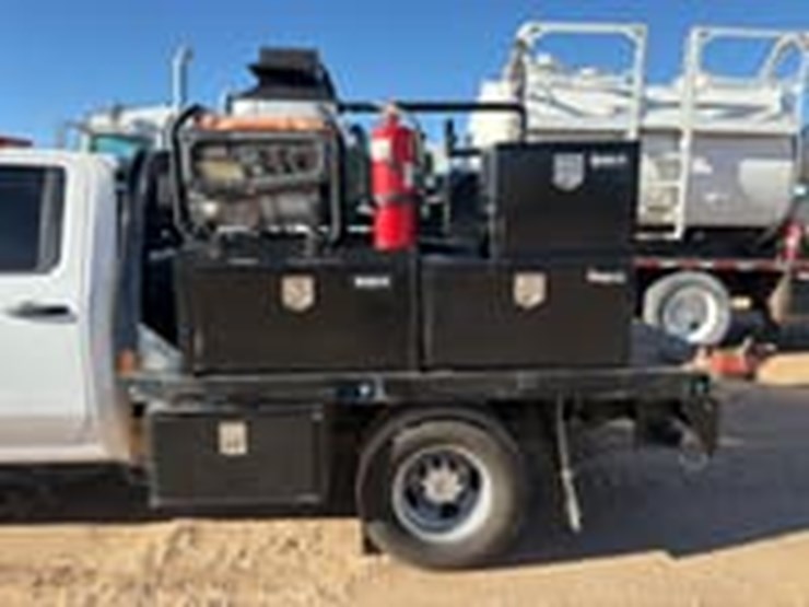 2024-chevrolet-silverado-3500hd-image-8